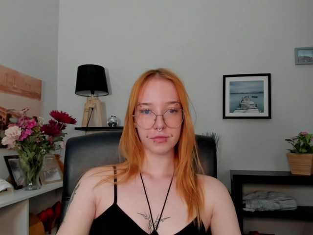 foxSonya live cam on BongaCams