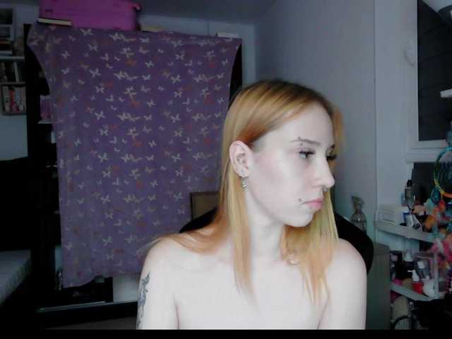 foxSonya live cam on BongaCams