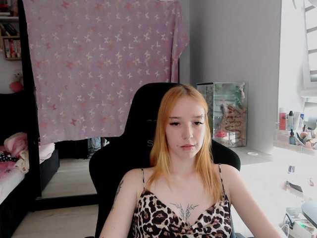 foxSonya live cam on BongaCams