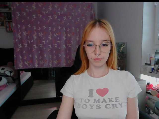 foxSonya live cam on BongaCams