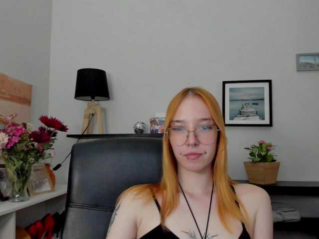 foxSonya live cam on BongaCams