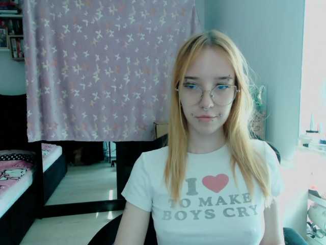 foxSonya live cam on BongaCams
