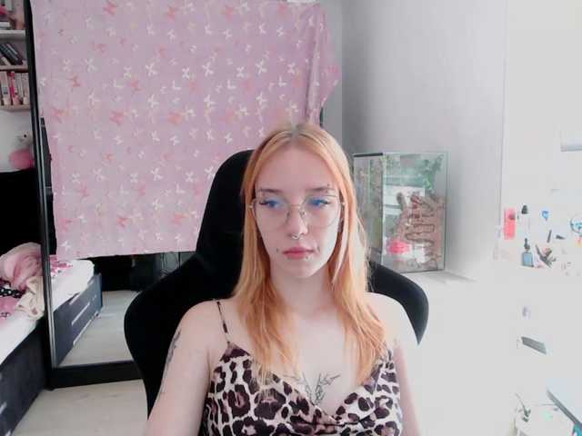 foxSonya live cam on BongaCams