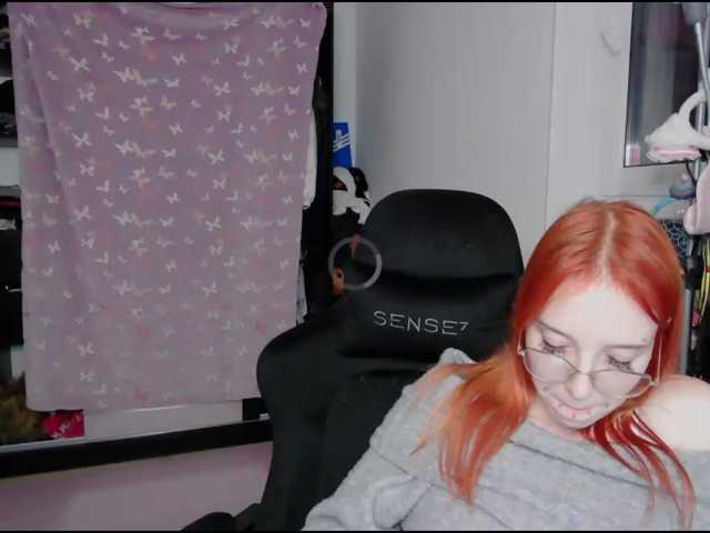 foxSonya live cam on BongaCams