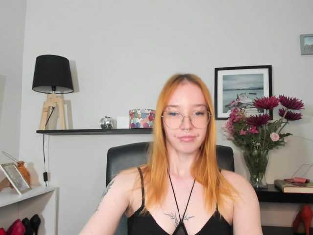 foxSonya live cam on BongaCams