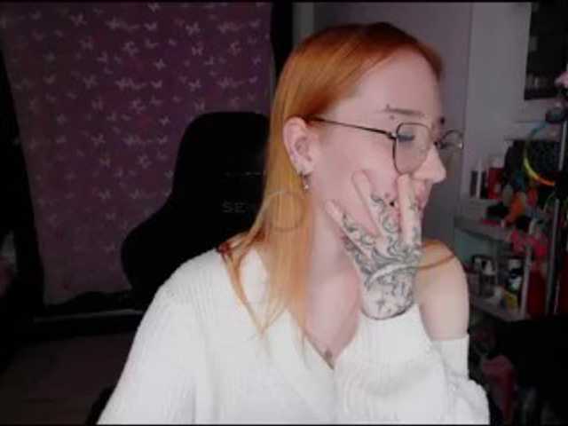 foxSonya live cam on BongaCams