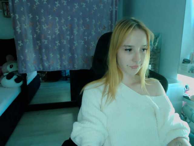 foxSonya live cam on BongaCams