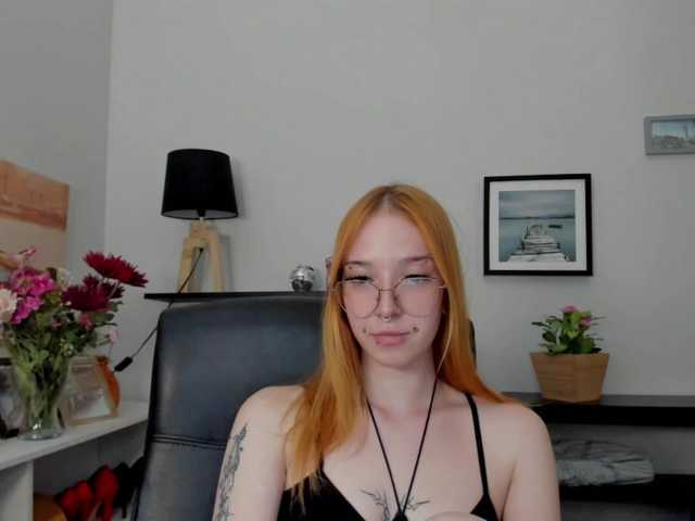 foxSonya live cam on BongaCams