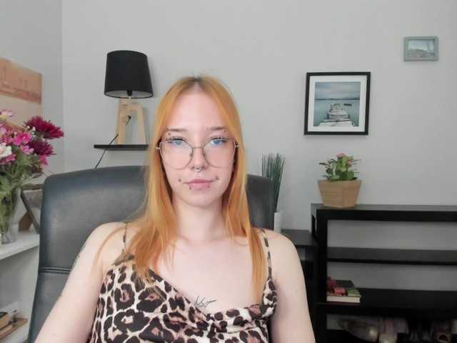 foxSonya live cam on BongaCams