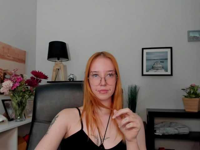 foxSonya live cam on BongaCams