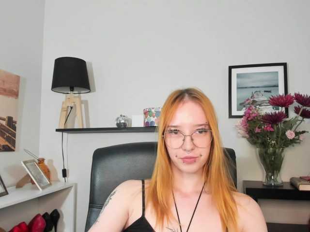foxSonya live cam on BongaCams