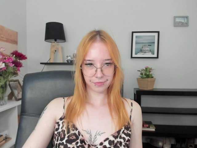 foxSonya live cam on BongaCams