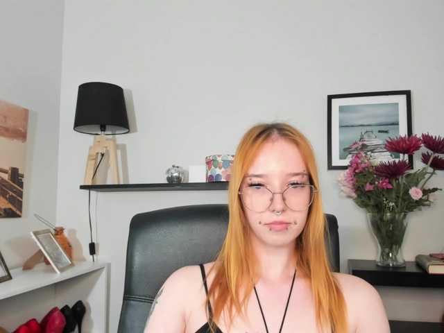 foxSonya live cam on BongaCams
