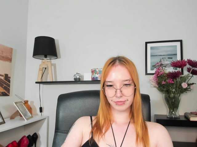 foxSonya live cam on BongaCams