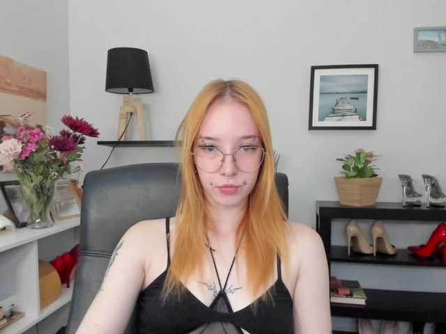 foxSonya live cam on BongaCams