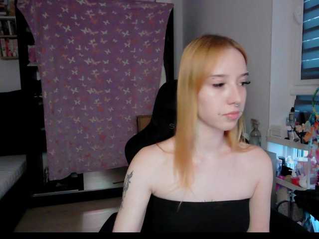 foxSonya live cam on BongaCams