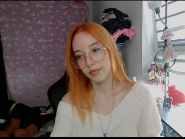 foxSonya live cam on BongaCams