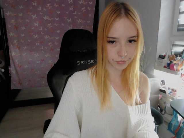 foxSonya live cam on BongaCams