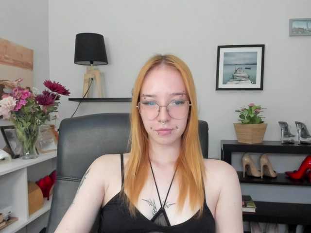 foxSonya live cam on BongaCams