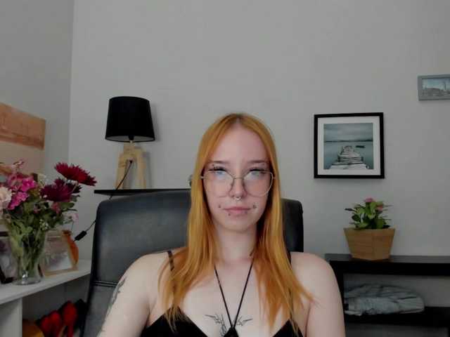 foxSonya live cam on BongaCams