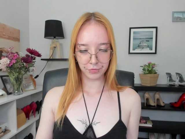 foxSonya live cam on BongaCams