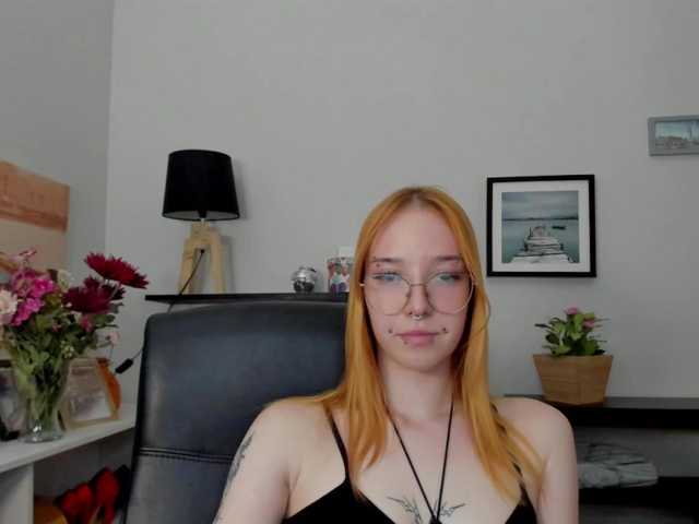 foxSonya live cam on BongaCams