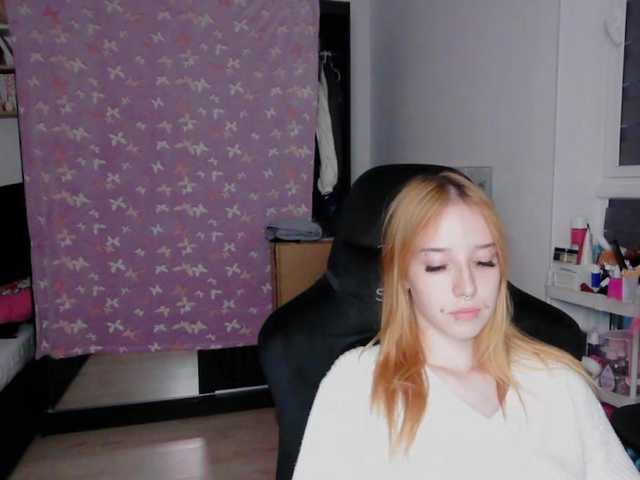 foxSonya live cam on BongaCams