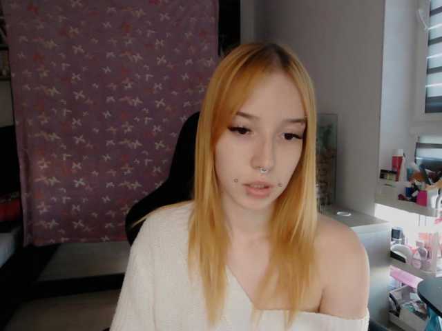 foxSonya live cam on BongaCams