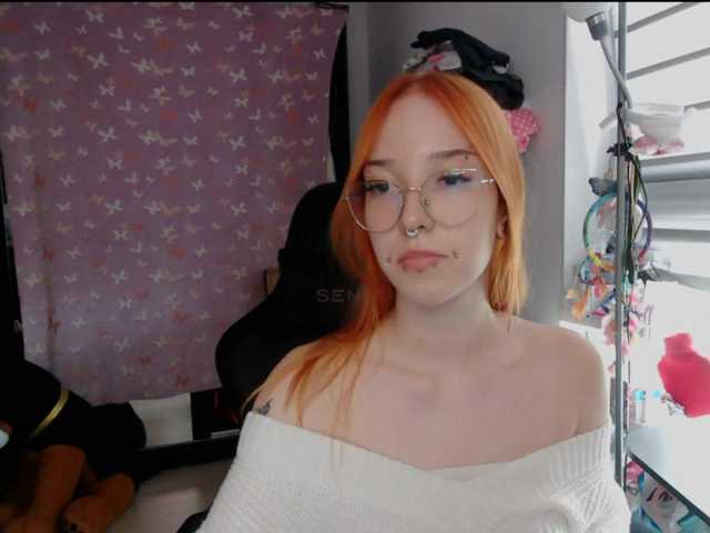 foxSonya live cam on BongaCams
