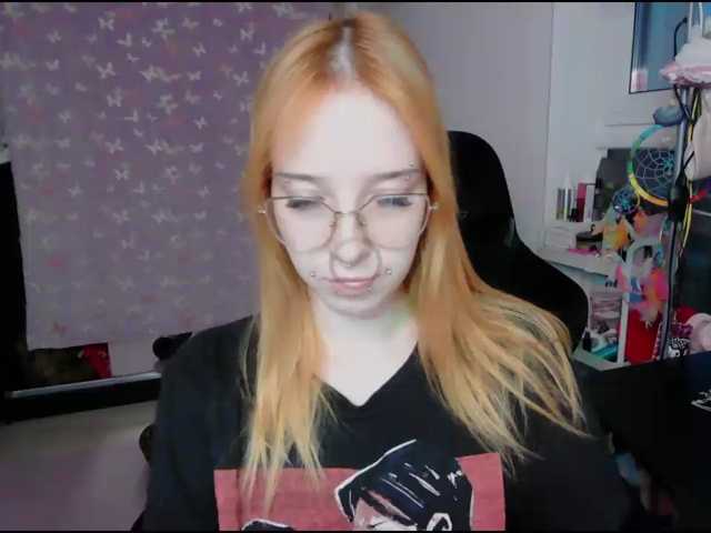foxSonya live cam on BongaCams