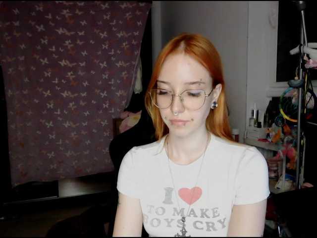 foxSonya live cam on BongaCams