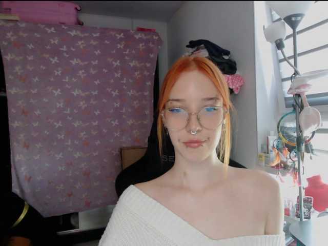 foxSonya live cam on BongaCams