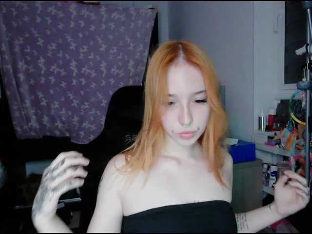 foxSonya live cam on BongaCams