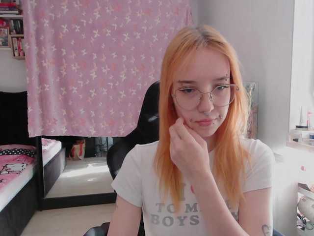 foxSonya live cam on BongaCams
