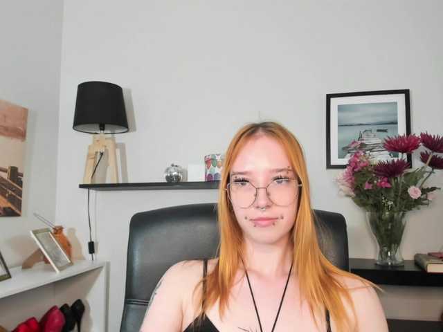 foxSonya live cam on BongaCams