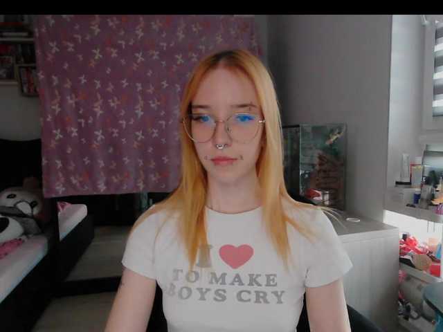 foxSonya live cam on BongaCams