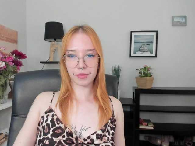 foxSonya live cam on BongaCams