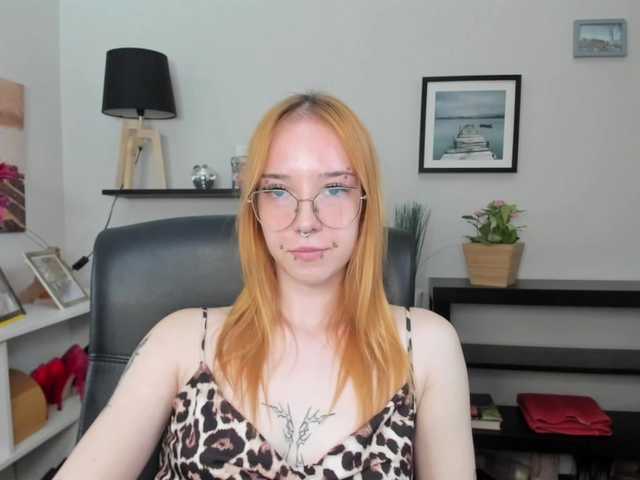 foxSonya live cam on BongaCams