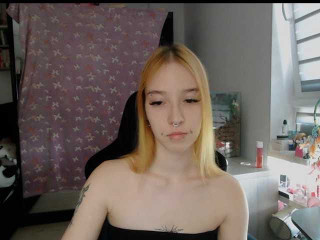 foxSonya live cam on BongaCams