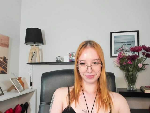 foxSonya live cam on BongaCams