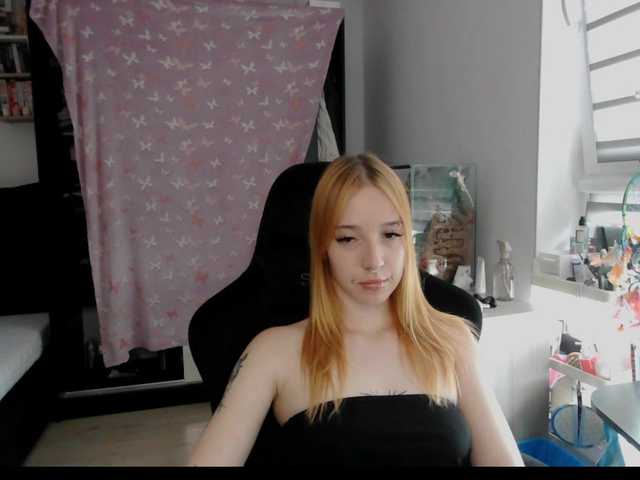 foxSonya live cam on BongaCams