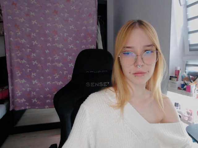 foxSonya live cam on BongaCams