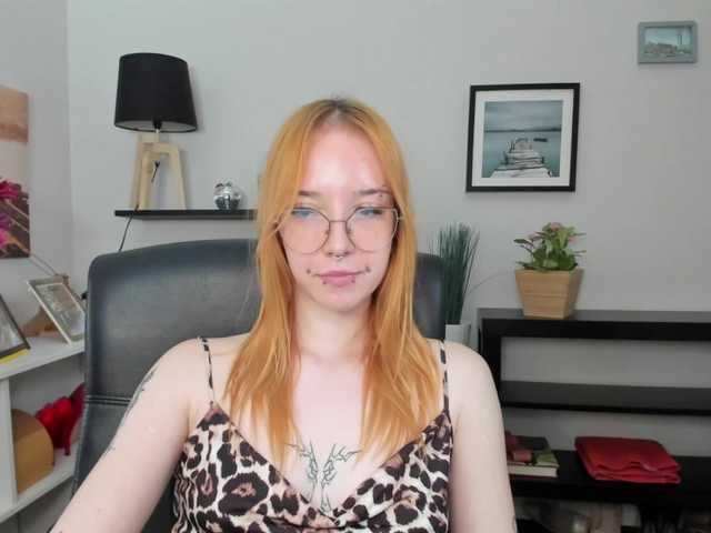 foxSonya live cam on BongaCams