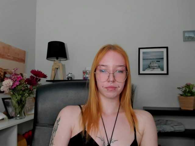 foxSonya live cam on BongaCams
