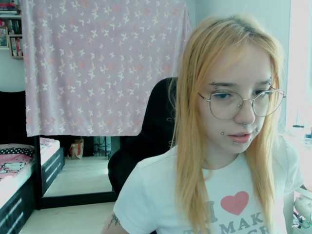 foxSonya live cam on BongaCams