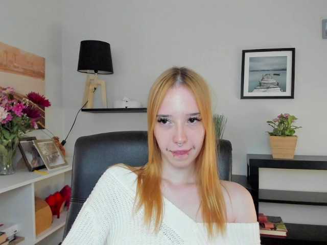 foxSonya live cam on BongaCams