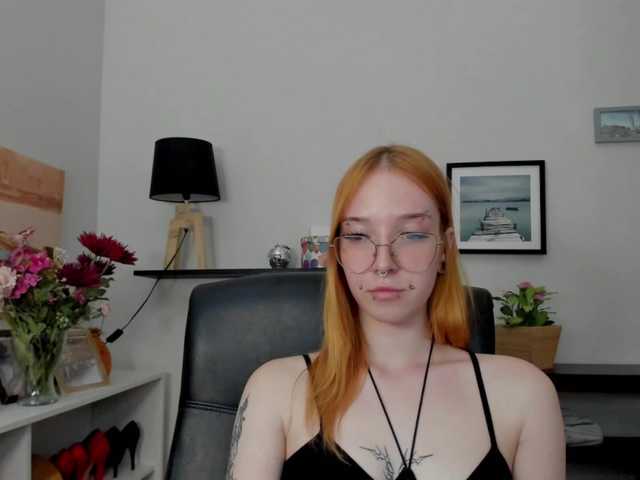 foxSonya live cam on BongaCams