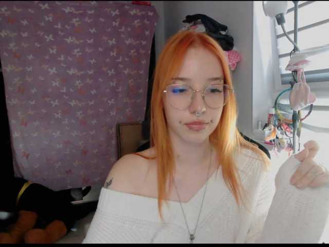 foxSonya live cam on BongaCams