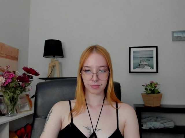 foxSonya live cam on BongaCams