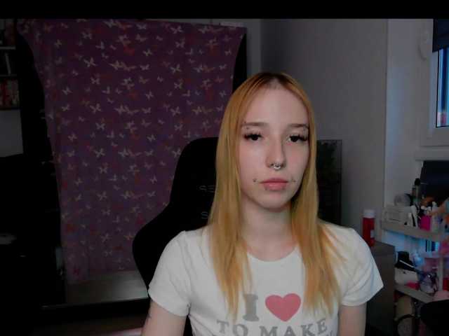foxSonya live cam on BongaCams